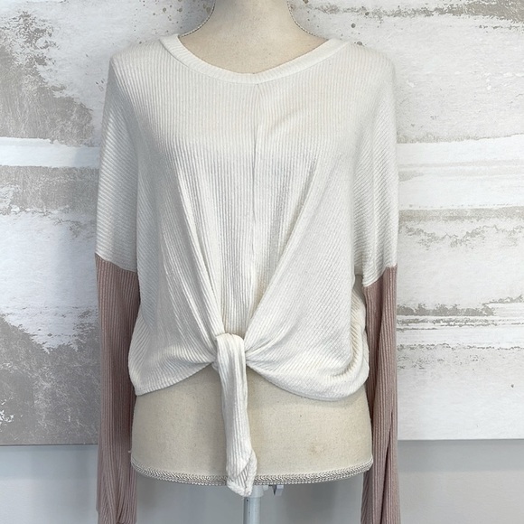 Boutique color block sleeve knotted front top - Picture 1 of 6